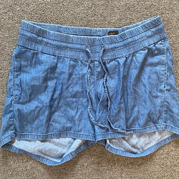 H&M Pants - Maternity Shorts